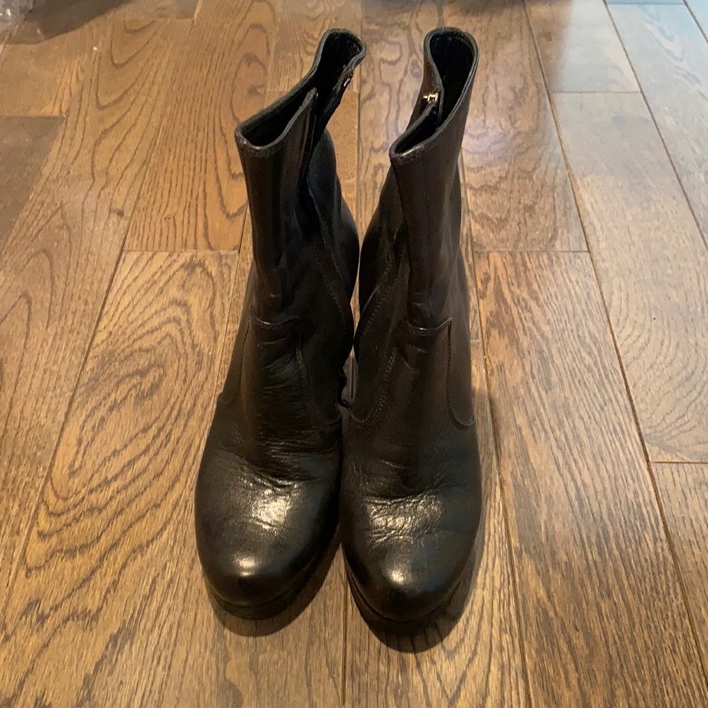 Black fendi boots